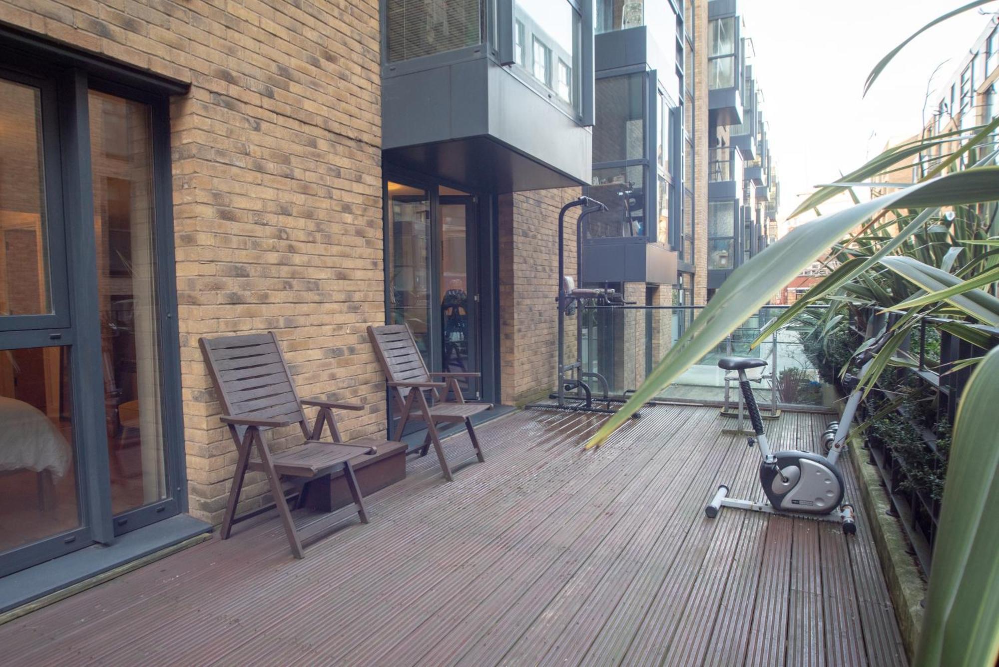 Spacious 1 Bed Apartment With Workspace, Coffee & Free Secure Parking Birmingam Exterior foto