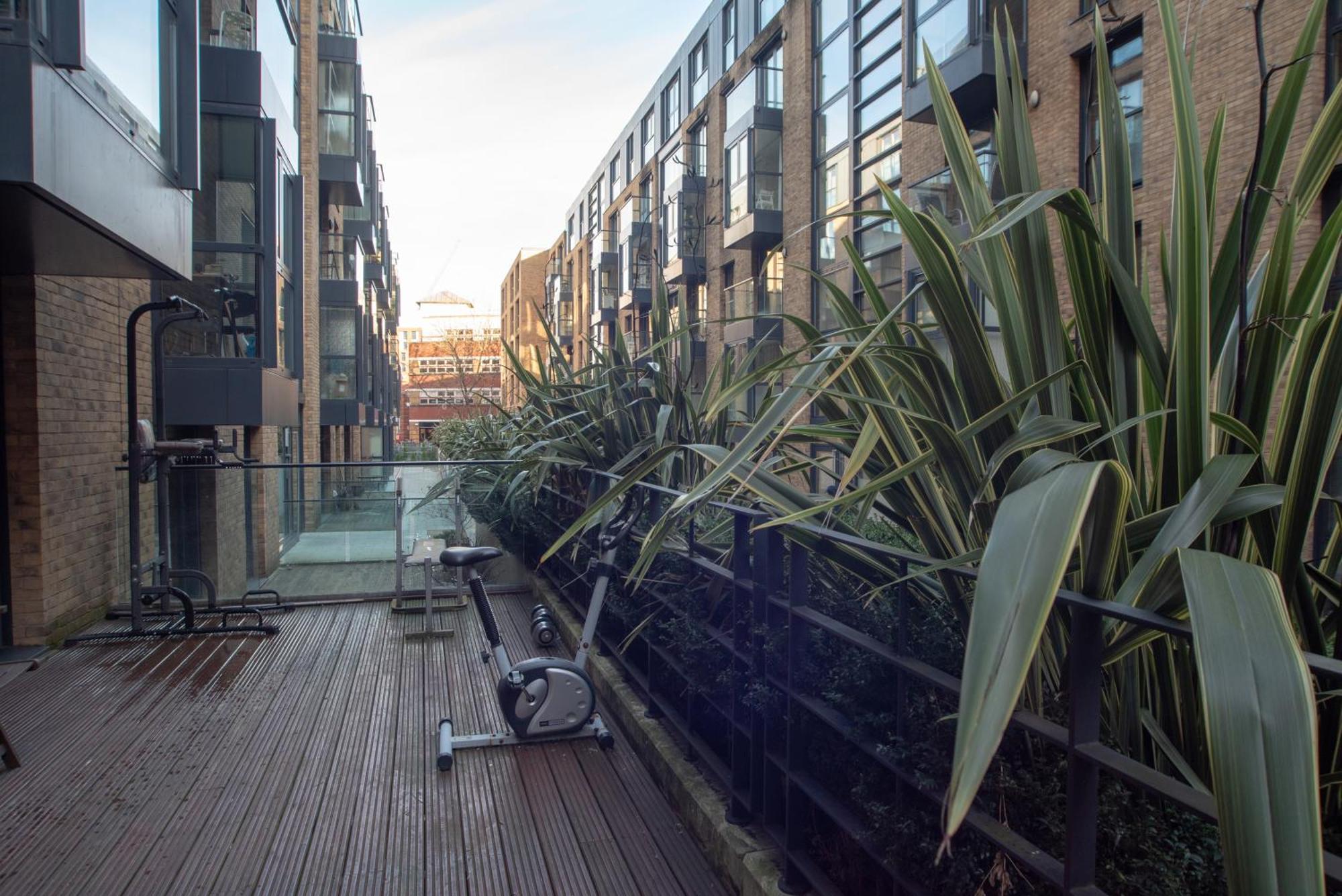 Spacious 1 Bed Apartment With Workspace, Coffee & Free Secure Parking Birmingam Exterior foto
