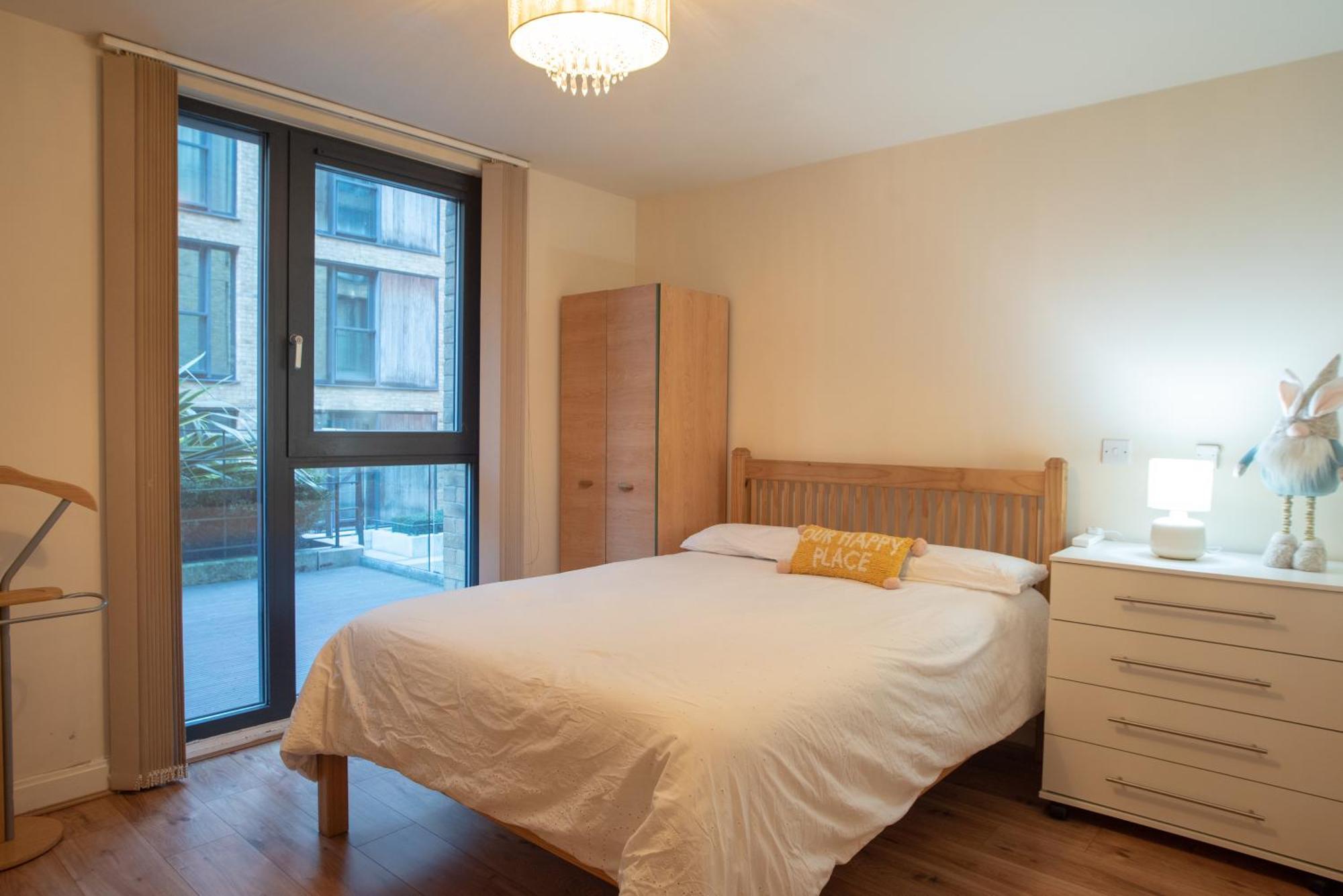 Spacious 1 Bed Apartment With Workspace, Coffee & Free Secure Parking Birmingam Exterior foto
