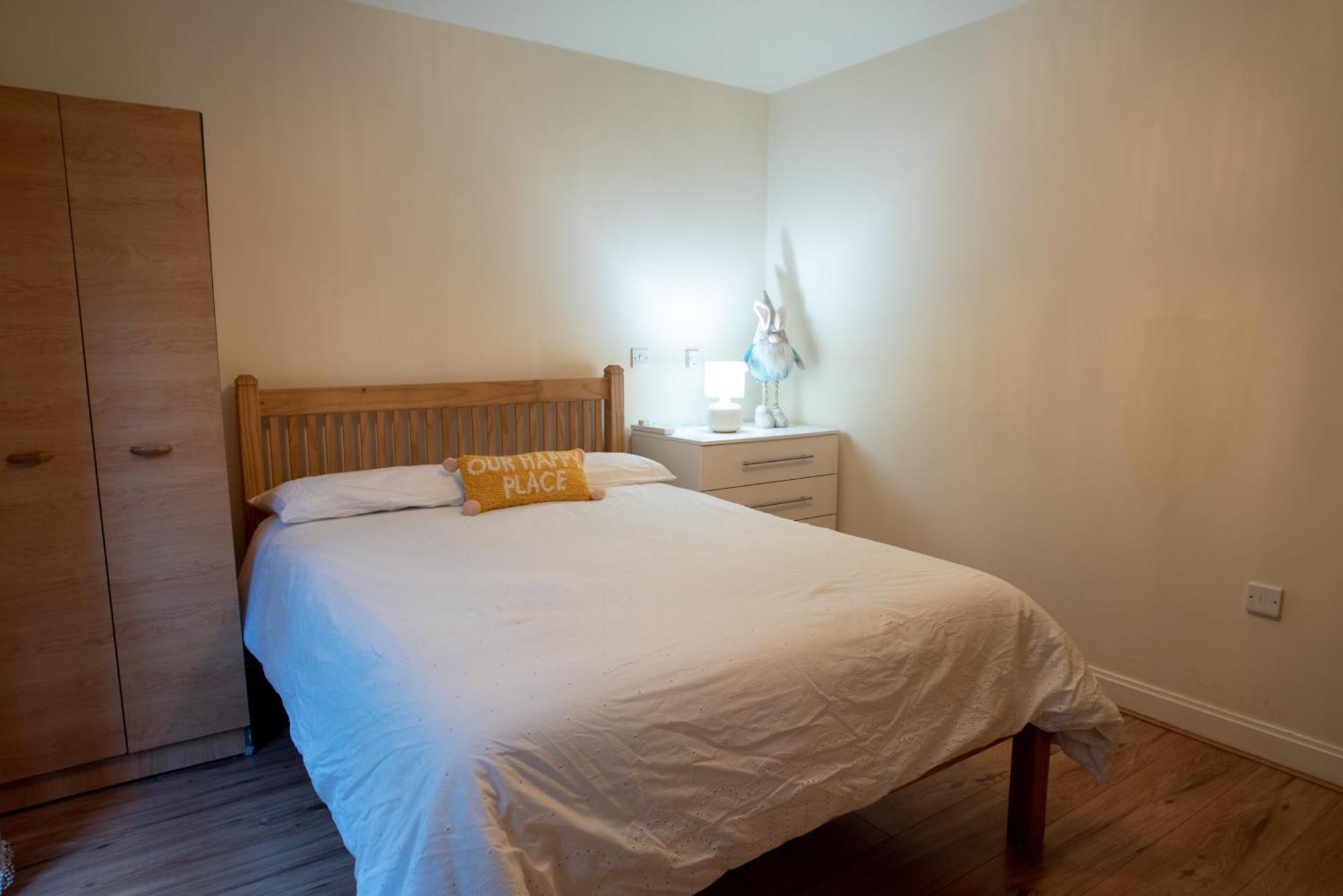 Spacious 1 Bed Apartment With Workspace, Coffee & Free Secure Parking Birmingam Exterior foto