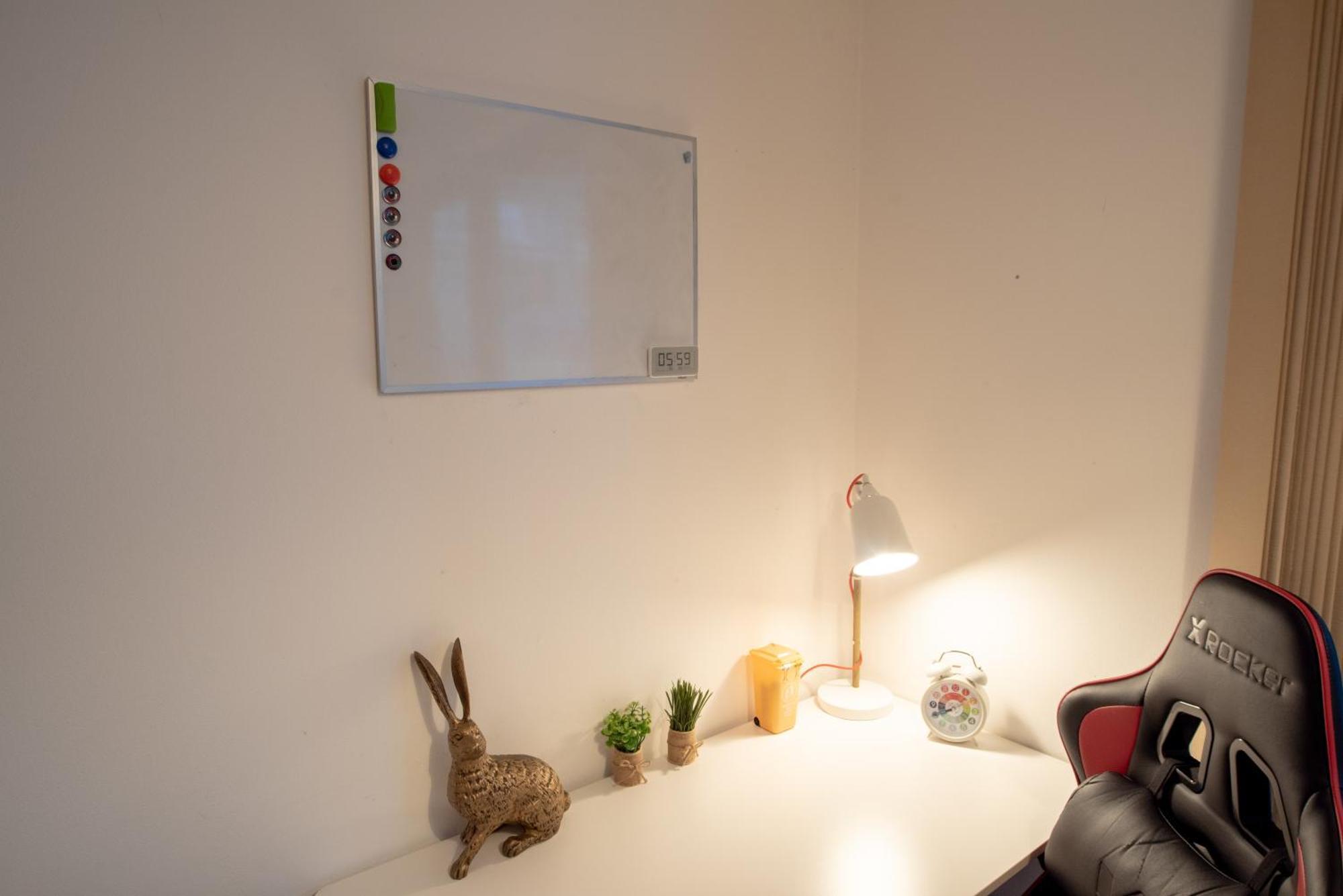 Spacious 1 Bed Apartment With Workspace, Coffee & Free Secure Parking Birmingam Exterior foto