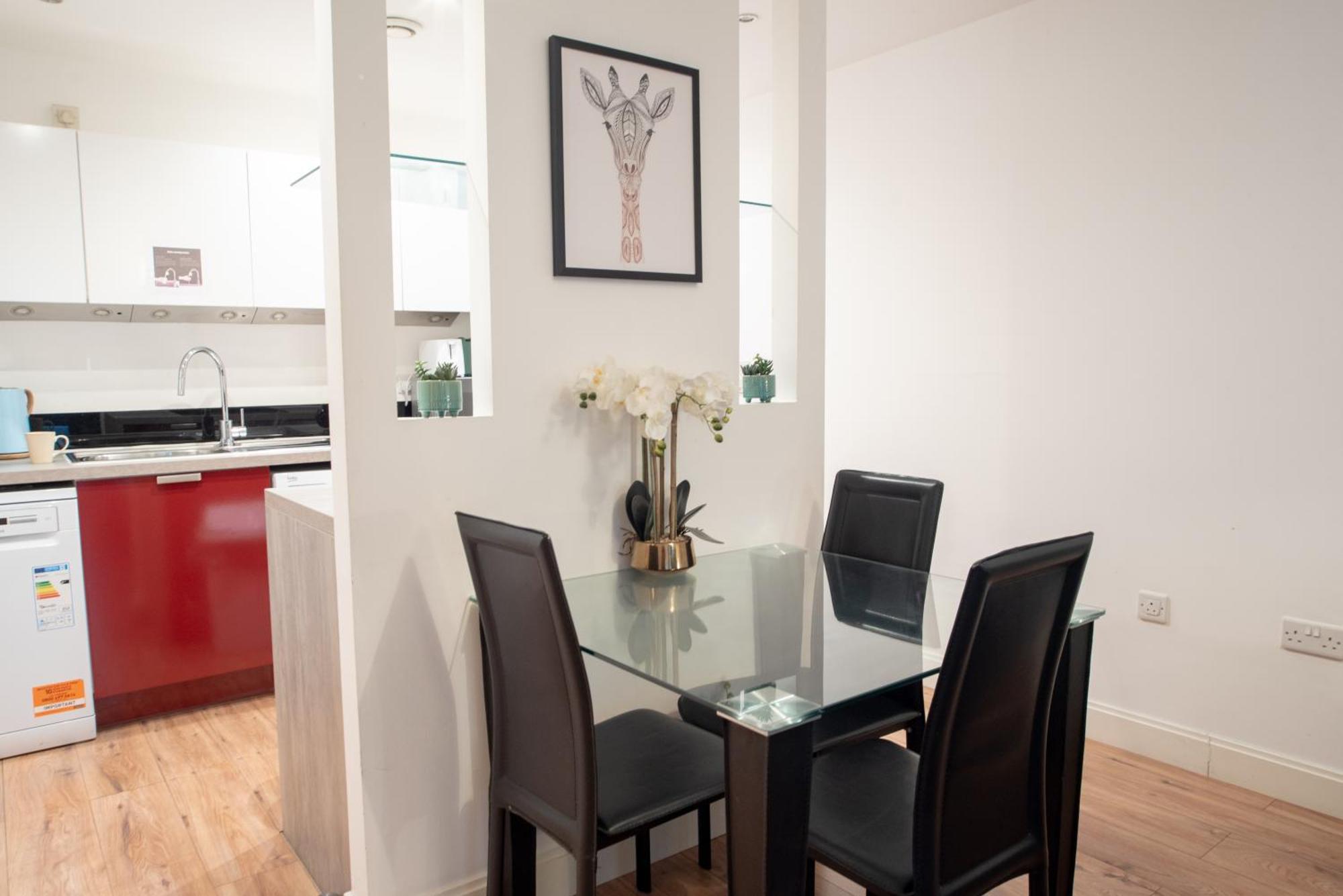 Spacious 1 Bed Apartment With Workspace, Coffee & Free Secure Parking Birmingam Exterior foto